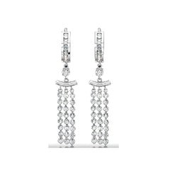 Sehr Elegante Ohrringe aus 925er Silber mit klaren Zirkonia Steinchen.
