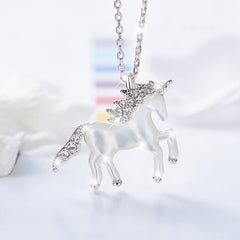 Halskette "Einhorn" elegant mit funkelnden Zirkonia Steinchen aus Messing Silber plattiert