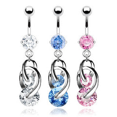 Bezauberndes Bauchnabel Piercing mit zwei hängenden Kristallsteinen.