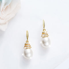 Ohrringe mit Süßwasserperle und funkelnden Zirkonia Steinchenin 925er Silber Goldplattierung Ohrschmuck